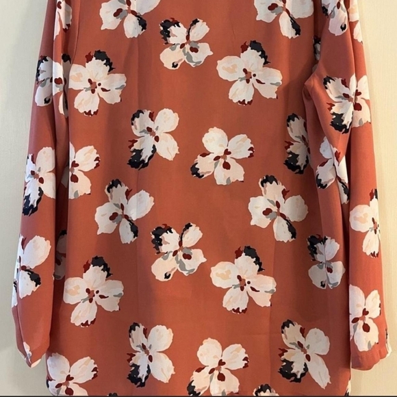 Ann Taylor Pink Orange Floral Wrap Top Flowy Business Casual Petite Large - Picture 4 of 5